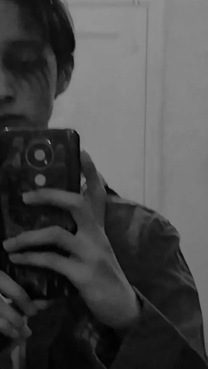 yunhovip's tweet photo. if i was an idol which photocard would you kill for🤨⁉️ https://t.co/e59zI9ABL3