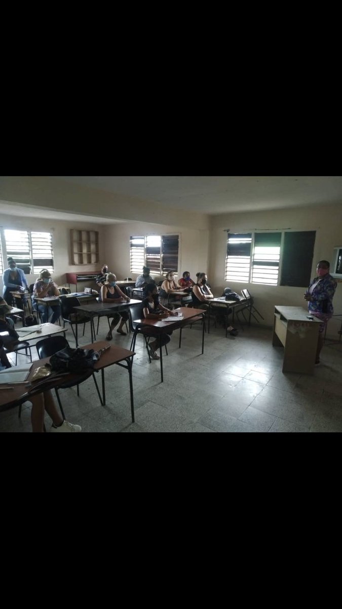 Profesores preparándose en función del perfeccionamiento educacional vamos por mas #FidelPorSiempre 
<a href="/CubaMined/">MINED</a>
<a href="/DME_Florida/">Dirección General de Educación Florida</a>
<a href="/CamagueyDPE/">DPE Camagüey</a>