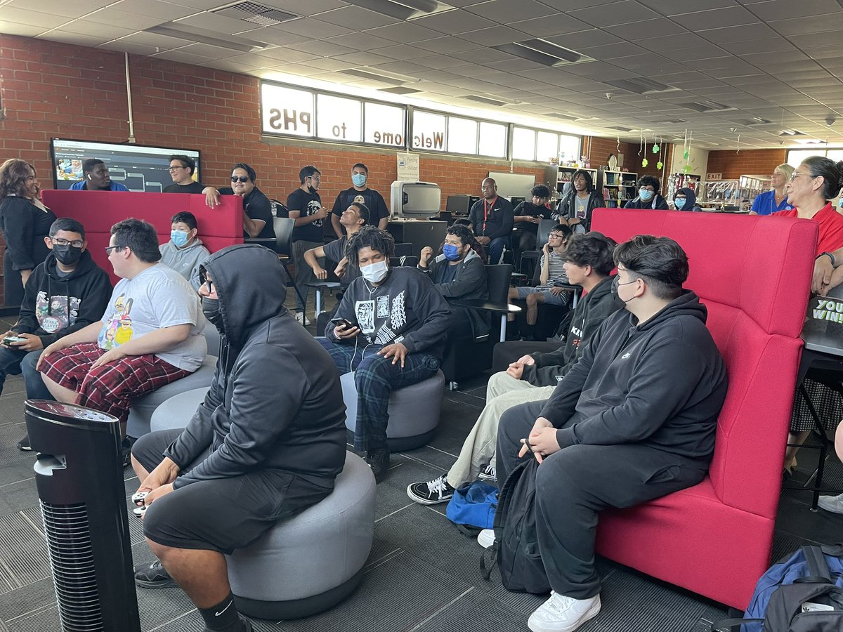 montgomery_roa's tweet photo. Huge shout out to @PomonaHSlib - the first eSports Tournament of many at @PomonaUnified. After a great time &amp; tons of inspiration from @cueinc @SGVCUE, our comprehensive high schools are bringing the future to our students - they’re already there &amp; we’re just catching up! 🤩🏆🕹 https://t.co/vcu9LZHEW9