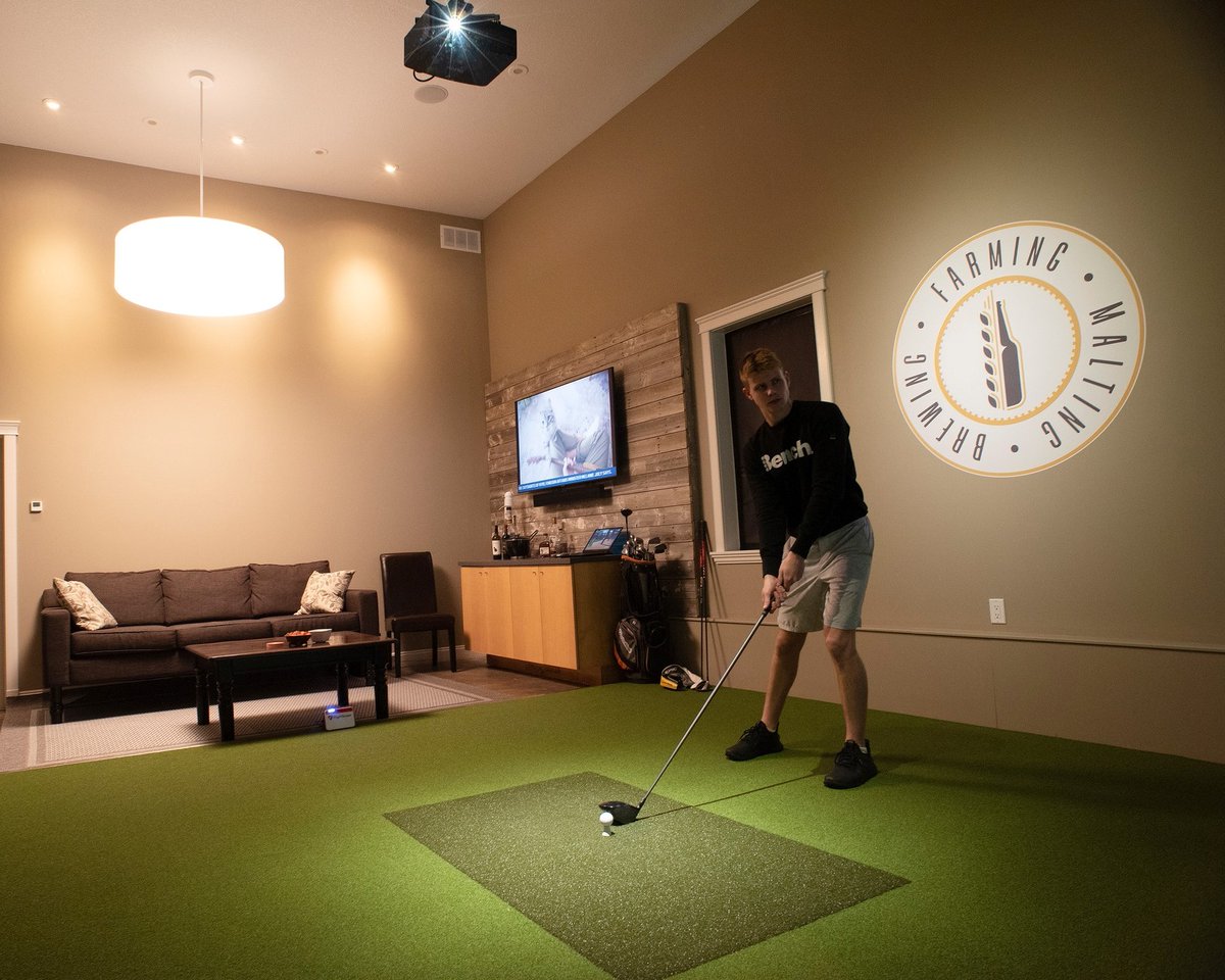 FlightScopeGolf's tweet image. Check out one of the most recent @golfsimCA installs ⛳️

#FlightScopeMevoPlus
#PerformanceDataYouCanTrust