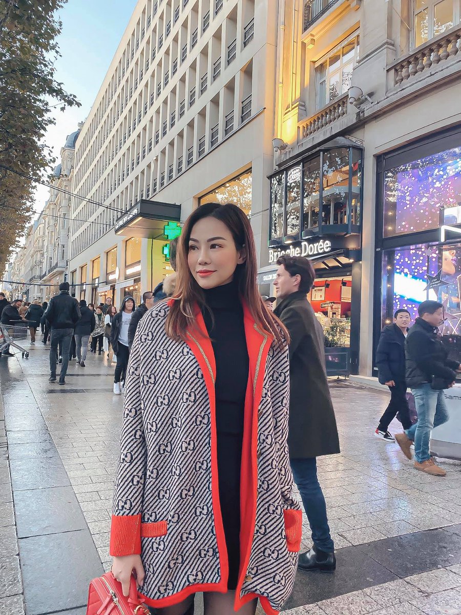 LanEllie31's tweet photo. All have to work for money https://t.co/10IIoinUNv