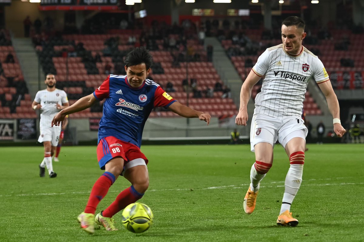 Pertandingan yang sulit di Trnava, tapi pengalaman yang bagus untuk lebih baik kedepannya 💪🏻💪🏻

#semifinal #slovnaftcup #leg1