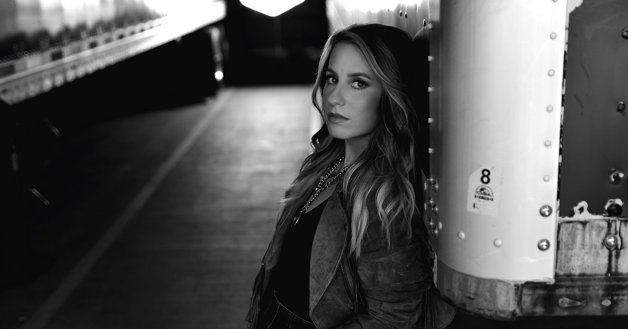 radiolia's tweet photo. Caitlyn Smith‘s brand new album High is out now. This is Caitlyn’s third album, but the first one where she’s taken on the role of producer.

Get it now at https://t.co/hgqfBPvRQz

Photo Credit: Shervin Lainez https://t.co/iqPKKer7NT