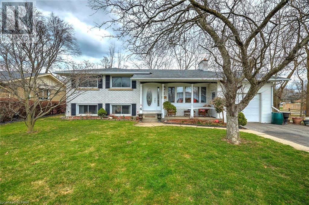 BoldtRealtyInc's tweet photo. ✨ NEW LISTING! ✨

🏡 4 Bradmon Dr | St. Catharines | $789,900

🙋‍♀️ Bryony Hawthorn | 289-668-7382 | bryony@boldtrealty.ca

Learn more about this must-see listing at https://t.co/vNOWMKwXro and contact Bryony Hawthorn to schedule a viewing! https://t.co/F8lvOl0t88