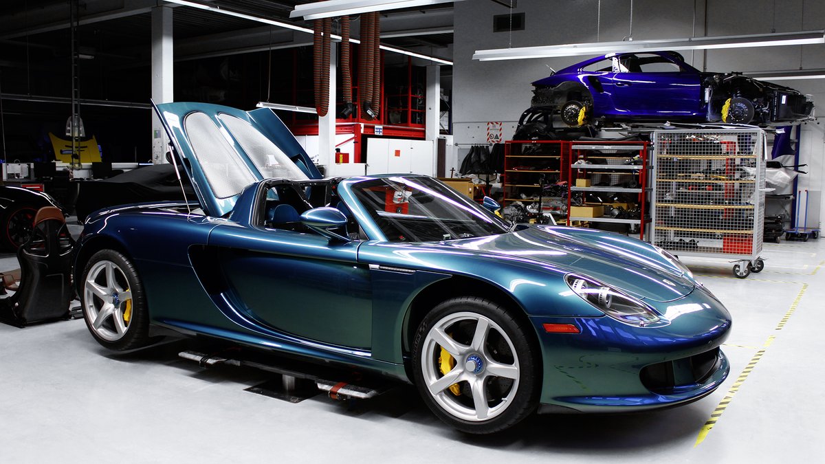 During the dismantling process, we first focus on the interior parts. These are fully expanded and later refined with carbon fibre, covered with new leather and provided with decorative stitchings in the most elaborate manual work according to customer requirements. #gemballa