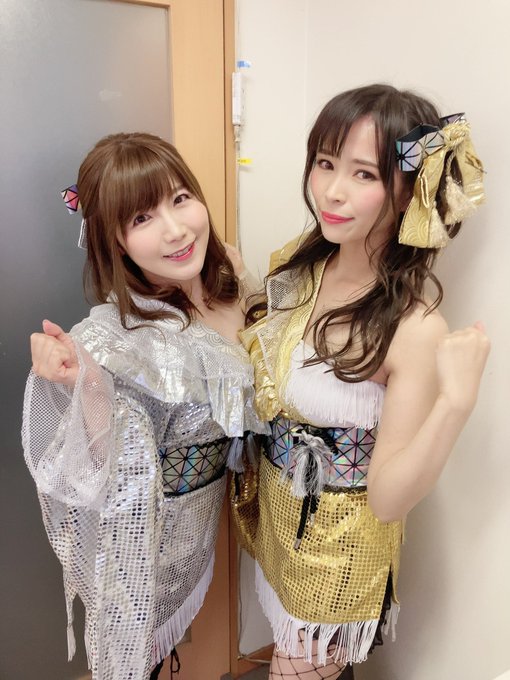 2012年4月12日にデビューしてから10年😳 色んなことがあって沢山の経験ができました。ここまで続けてこれたのはどんな時でも応援してくださったファンの皆さんと、いつも支えてくださるマネージャーさん、10年たってもオファーしてくださるメーカー様、私に関わってくださった全ての皆様のおかげです！