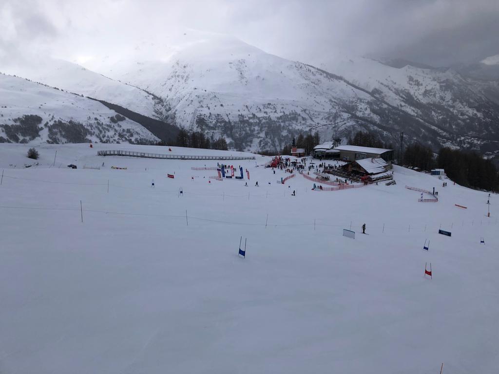 MndGroup's tweet photo. Ce week-end avait lieu la #JBCUP sur le domaine skiable de @valloire, le rendez-vous incontournable et convivial des jeunes skieurs, réunis autour de @jb_grange ! 🏆
Les équipes MND sont particulièrement fières de participer à la formation des champions de demain. ⛷ 🇫🇷 https://t.co/HV2ddWjrcn