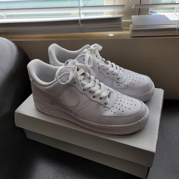 Darling_Nic's tweet photo. So good I had to share! Check out all the items I'm loving on @Poshmarkapp from @imwutuwannab #poshmark #fashion #style #shopmycloset #gap #talbots #nike: https://t.co/SuepJBzfYp https://t.co/okFoJ586Qu