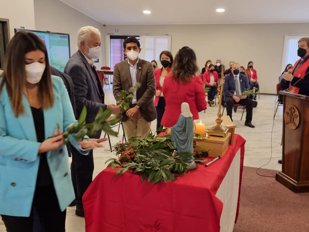 fmdacl's tweet photo. 📍Les dejamos algunas imágenes de lo que fue la Celebración de Ramos "La entrada triunfal de Jesús a Jerusalén" en la Administración Central de la FMDA, el inicio de Semana Santa.

#SemanaSanta #CelebraciónDeRamos #IglesiaCatólica #PastoralFMDA https://t.co/wL3n6W7xLF