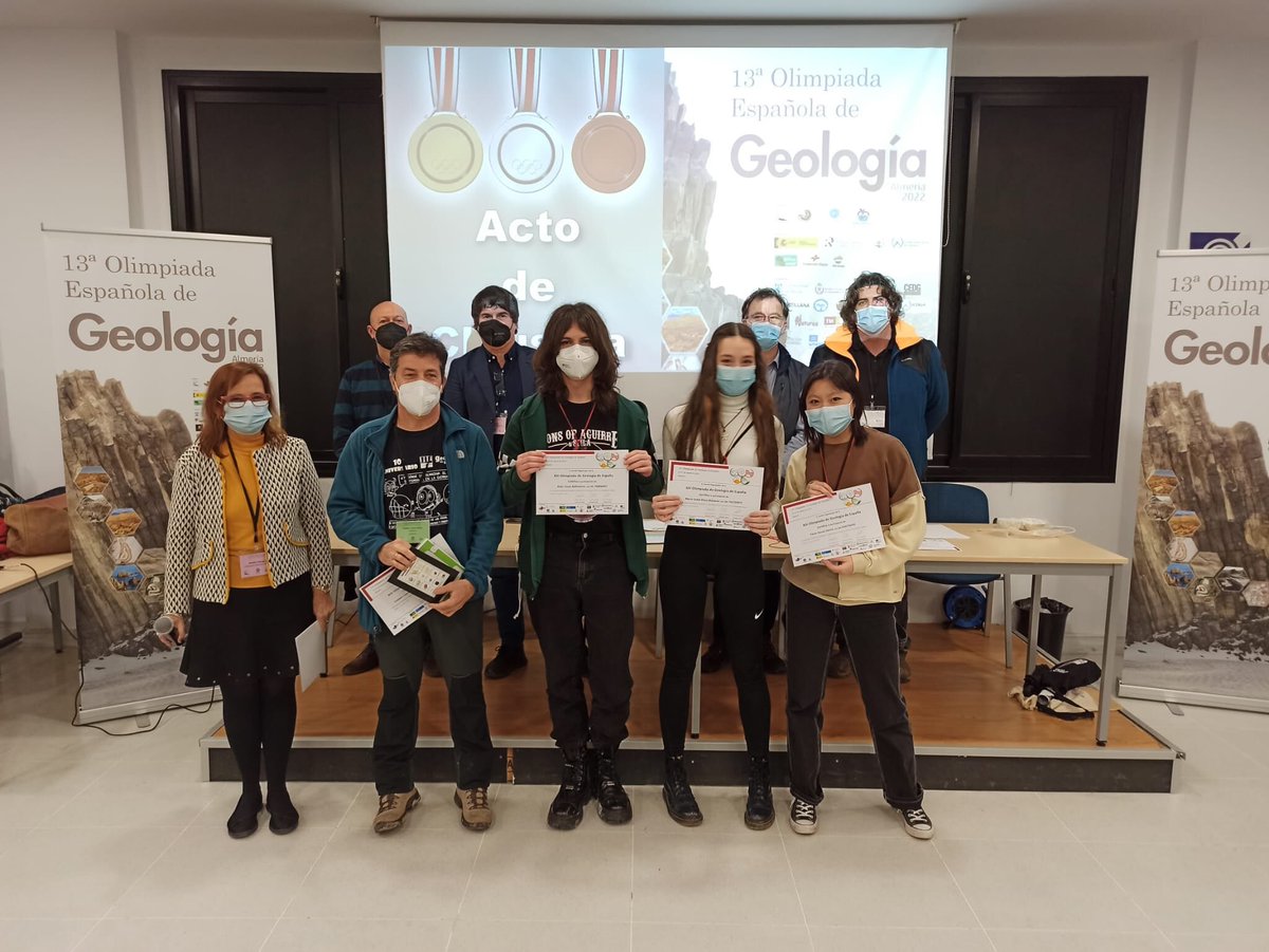 aepect's tweet photo. Geo-olímpicas segovianas en Almería https://t.co/VqyTtdPRMi @sgeologica @educaciongob @ualmeria https://t.co/Kp2oy9CrEO