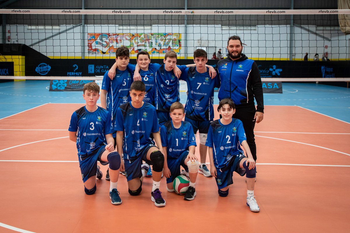 VoleiGalego's tweet photo. 🏆Resultados do Campionato Galego Infantil Masculino

🥇 @ClubKorbis  
🥈 @BoiroVoleibol 
🥉 @aldebaransansa  
4️⃣ @clubvigovoleibo 

#FasesFinaisFGVB2022 @gadis 
(📷: Marisa Rivas Fotografia ) https://t.co/ZSj103m5n9