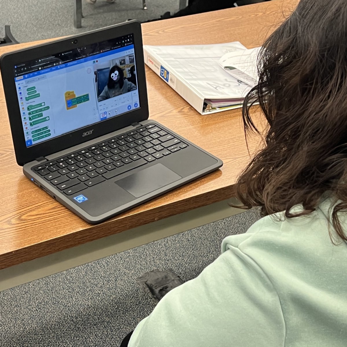 HMS1869's tweet photo. This STEAM class is working on an AI (Artificial Intelligence) project in Scratch. Using face detection on a live webcam video and their own coding skills, students are making face filters and animated effects. @BostonSchools @BPSTechnology #deafkidscode #bpsoiit https://t.co/gT9g1pqwcE