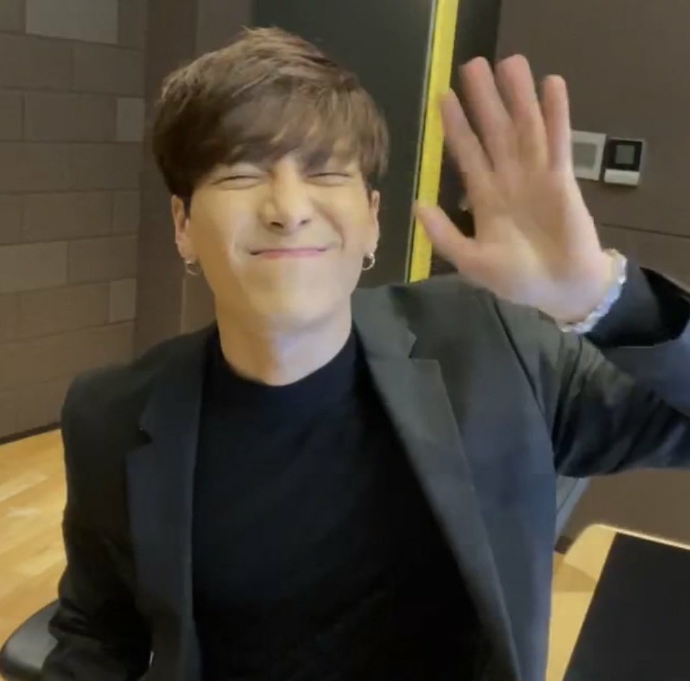 dauntlessxoxo's tweet photo. I suddenly had an urge to watch #EveryDateWithJackson but I don't know where to watch. No English sub on YT.
#JacksonWang #TEAMWANGrecords @JacksonWang852 https://t.co/WDCdrZIvuT