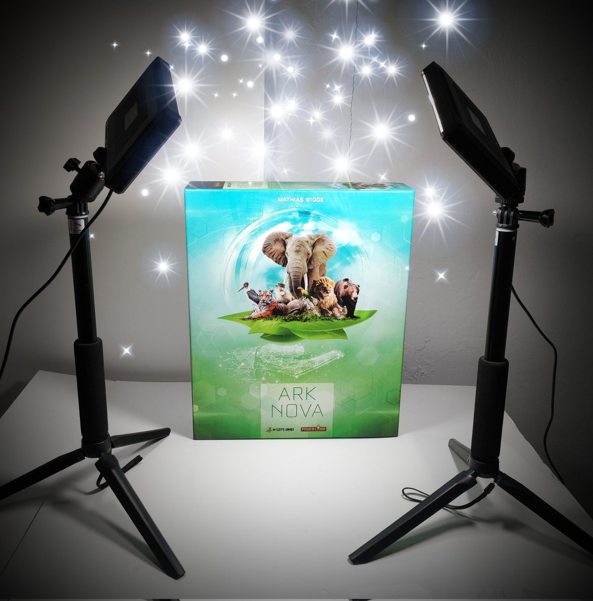 wom_withoutmess's tweet photo. ¿Y SI VAMOS AL ZOOLÓGICO?🐘🐻
.
¡Pronto con el equipo WOM #arknova !📣 inserto compatible con la edición de @MalditoGamesES 📍📍
.
#ludobiblio #lunesfeliz #zoo #zoologico #animales #juegosdemesa #timefreak https://t.co/MSmoLGwSan
