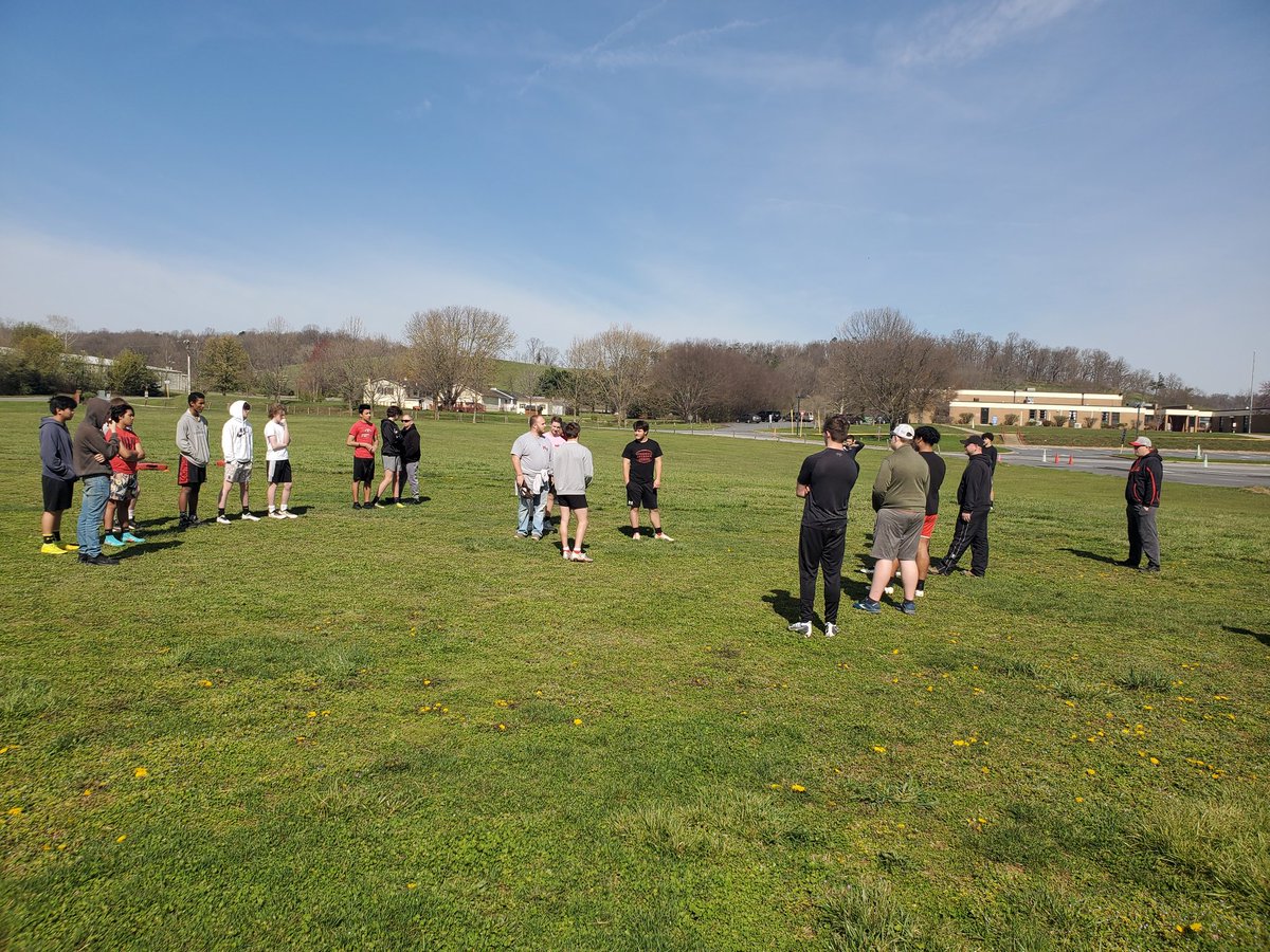 sjgeneralsfball's tweet photo. Every day is a good day for football, but today was a little more special.
#SpringFootball2022
#GoGenerals https://t.co/GvBeRDEu3Z