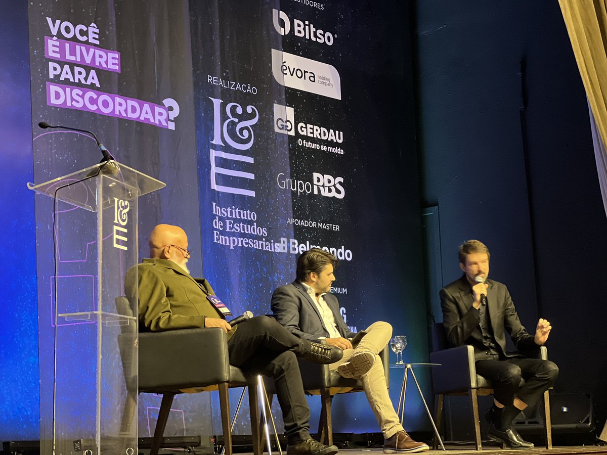 Watching the opening conversation at the Forúm da Liberdade on the limits of tolerance &amp; free speech between a Brazilian philosopher (Luiz Pondé) &amp; professor (Fernando Schüler).

They are speaking in Portuguese but I just heard “Hunter Biden” &amp; “American Civil Liberties Union” 😂