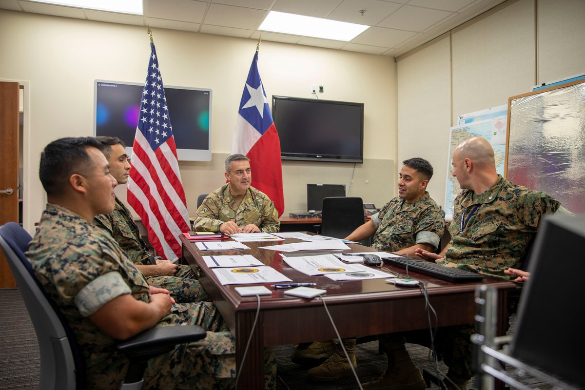 MARFORSOUTH's tweet image. STRENGTH IN #PARTNERSHIP

Marines with #MARFORSOUTH concluded a staff planners working group solidifying a 5-year plan for future operations to strengthen partnership &amp;amp; improve #interoperability between the U.S. &amp;amp; Chile.

@Armada_Chile | #EmbajadaEEUUChile | @Southcom