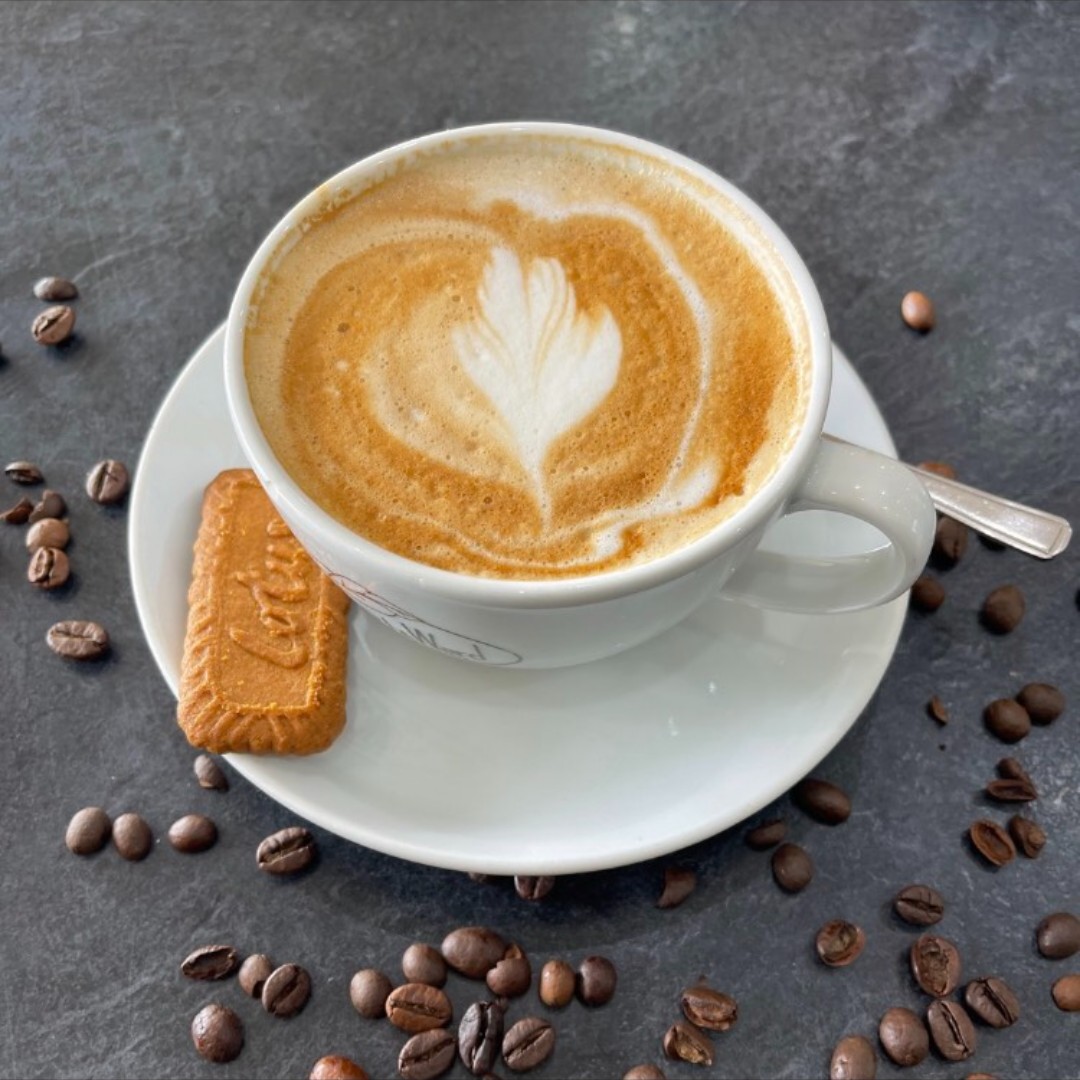 Localiseapp's tweet image. Coffee anyone? ☕

We hope you're having an amazing Monday! Allow us to interrupt your scroll with this amazing photo of a latte from #eureka_cafe_ashford. 

Do you have a favourite coffee? If yes, which coffee is that? Let us know in the comments!

#SpringIntoLocal #ShopLocal