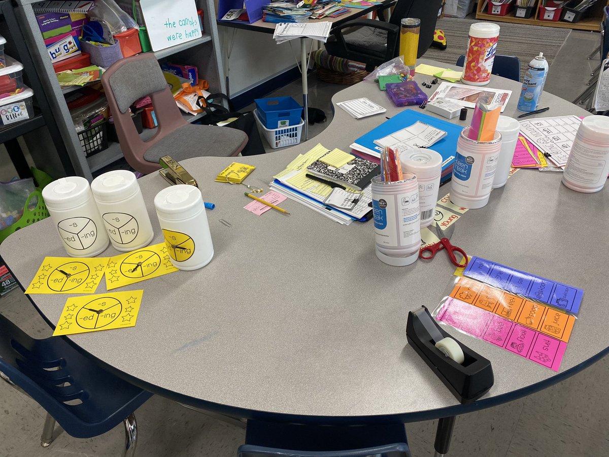 Cass_Francois's tweet photo. Using sanitizing wipe containers for literacy centers for Ss to use for review of concepts we covered this year. #teacherdiaries #confessionsofafirstgradeteacher
#SOAR #comets #cannellacomets #firstgradediaries #strongertogether https://t.co/FGgDt2nsK6