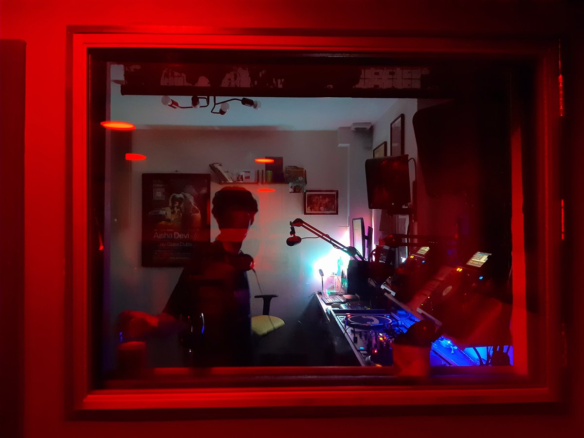 walya111's tweet photo. Yakka live at @noodsradio https://t.co/hcWZj0wLxa