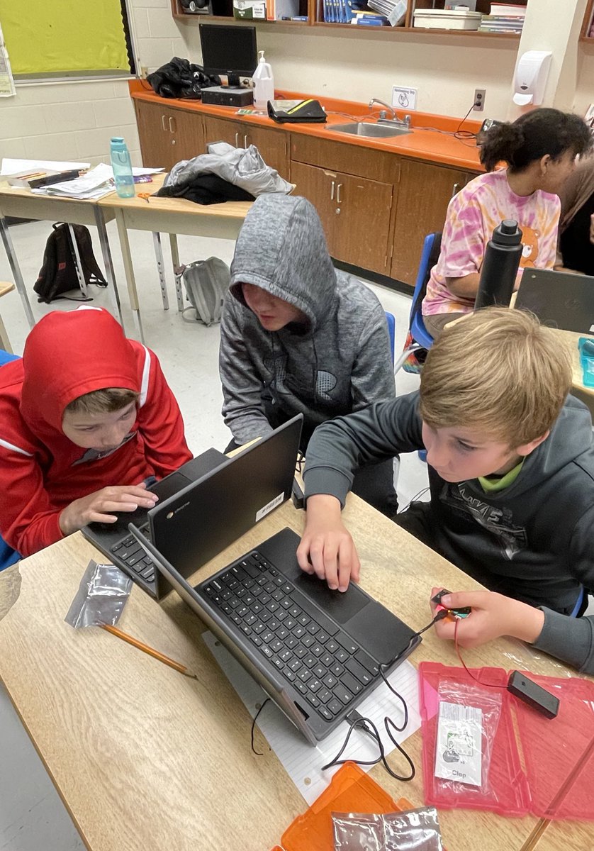 Thanks <a href="/MsRChanner/">Rebecca Channer</a> for bringing your micro:bits to grade 7/8 this morning!! We had SO much fun coding! Can’t wait to continue and see what we can do next 🤩 <a href="/wilton_grove/">Wilton Grove P.S.</a>