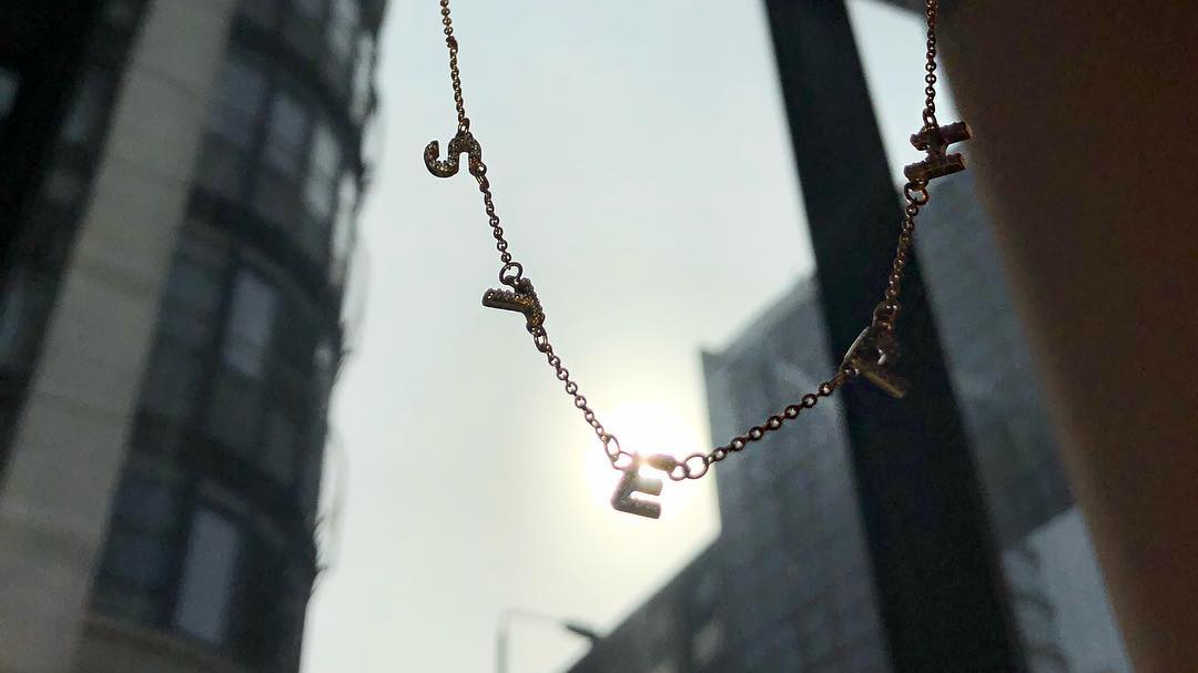 kellylna1986's tweet photo. Will life shine like a diamond? Everyone is a different firework, shining a light that belongs to everyone https://t.co/uVGOOF4Cc7