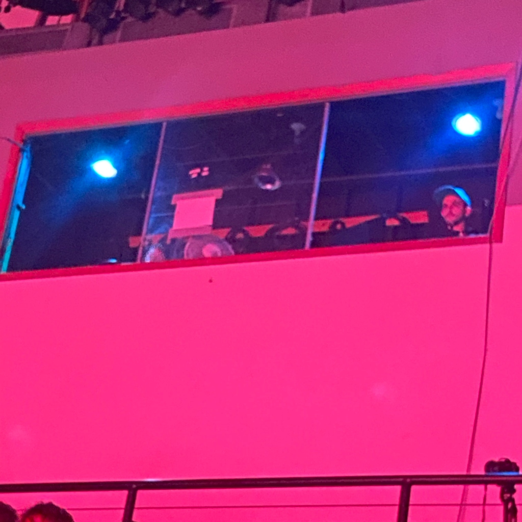 🎞 #photodump from the reunion weekend with @pennoffthebeat. I haven't been back to @uofpenn in 10 years. Lovely to celebrate the a cappella group that shaped my life. Yes, that's me in the booth, trying to get the mix right during the show. 😆 Someone's gotta do it!! 🙉 #OTB35