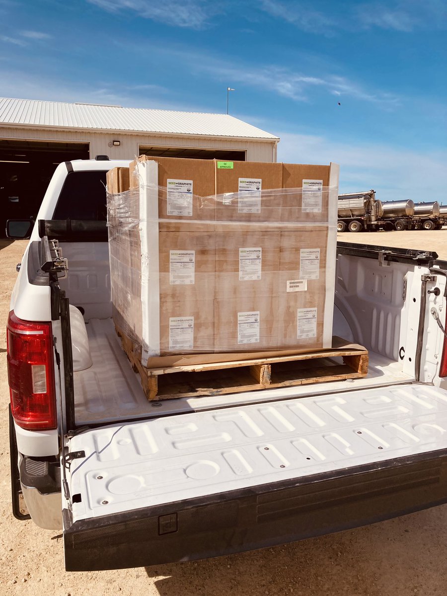 DMeyer62's tweet photo. Another #SeedPlusGraphite delivery headed out the door here in Eastern Iowa! Give us at @RVCooperative a call to get your hands on some better stands and better yields! @verdesian #Spring22 https://t.co/PuvmtQvcMG