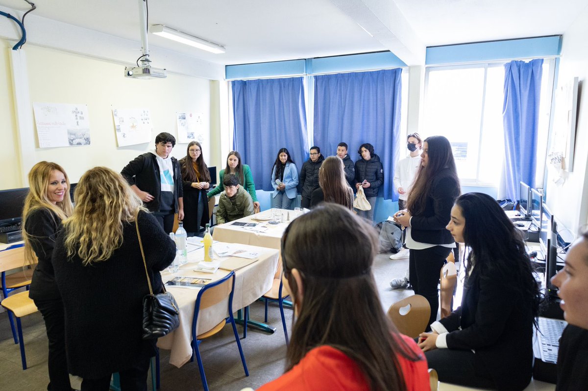 PatriciaPetreto's tweet photo. À l'occasion de la journée "portes ouvertes" du lycée du Finosello à #Ajaccio, Squatra d’Avvena avec son #EscapeGame immersif et innovant, à fait découvrir les filières de l'établissement de manière ludique.
Un très grand bravo à nos mini-entrepreneurs !
#TousMobilisés #formation https://t.co/bDp8ELSFwL