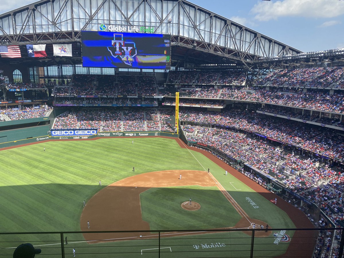 SillyDreaHz's tweet photo. Beautiful day for a Rangers Opening Day!!! #TexasRangers #OpeningDay2022 #LetsGoRangers https://t.co/AzLd4gRQbn