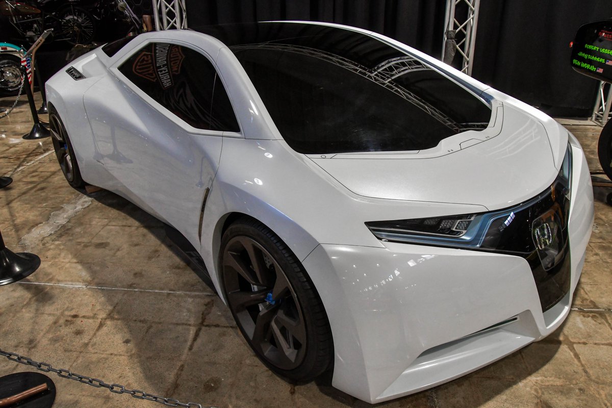 ExploreBP's tweet photo. What do you think of the 2008 #HondaFCSportsConcept #automobile that was unveiled at the 2008 Los Angeles Auto Show? You can see this vehicle and many others at the @SDAutoMuseum ! This concept car is powered by Honda's V-Flow #hydrogen #fuel cell technology. https://t.co/B8qkKYWkPh