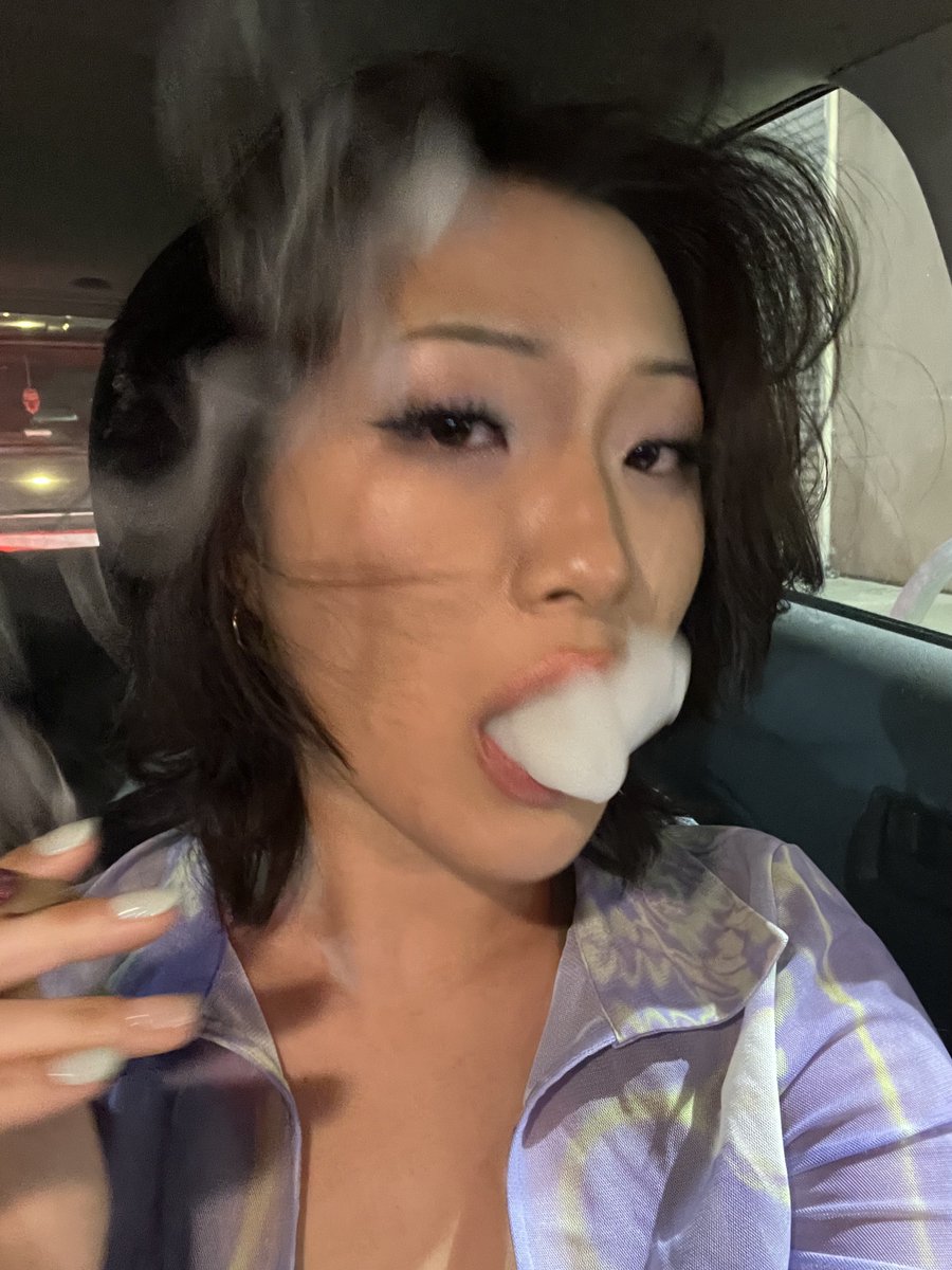 ang3l0nline's tweet photo. my only job as a 23 yr old is to be sexy https://t.co/AznMkeGai4