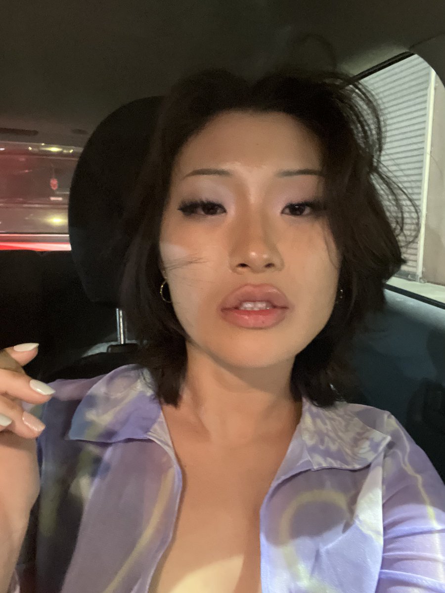 ang3l0nline's tweet photo. my only job as a 23 yr old is to be sexy https://t.co/AznMkeGai4