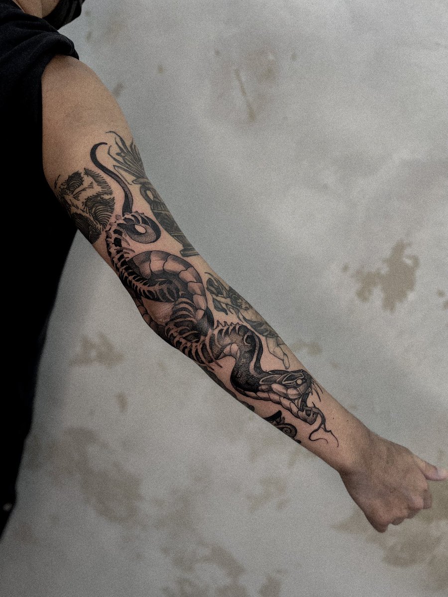 bocchi_ink's tweet photo. freehand X fresh #freehandlovers #tattoo #blacwork https://t.co/NRl7MEbw0m