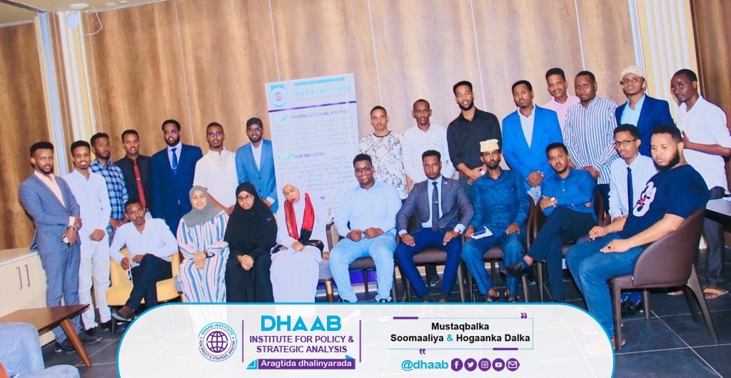 MachadkaDhaab's tweet photo. On the night of 10/04/2022, DHAAB held a symposium that brought together young scholars and most of the Somali youth in Mogadishu. The debate focused on the youth perspective for the future leadership of Somalia.
#Dhaab #Institute
#Somalia 
#YouthLead https://t.co/ecyKkqXPA5