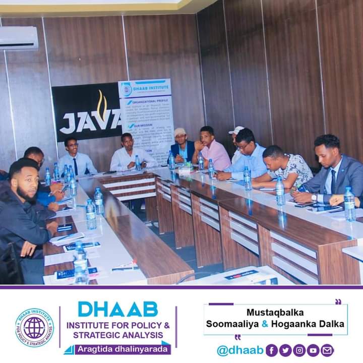 MachadkaDhaab's tweet photo. On the night of 10/04/2022, DHAAB held a symposium that brought together young scholars and most of the Somali youth in Mogadishu. The debate focused on the youth perspective for the future leadership of Somalia.
#Dhaab #Institute
#Somalia 
#YouthLead https://t.co/ecyKkqXPA5