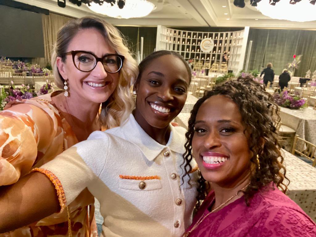 Mary Pierce (@_marypierce) on Twitter photo I had a very memorable weekend in Charleston reuniting with my fellow past champions to celebrate the tournament’s 50th anniversary! Thank you <a href="/CharlestonOpen/">Credit One Charleston Open</a> for the warm welcome back and a lovely time. 💜🌟 I had a very memorable weekend in Charleston reuniting with my fellow past champions to celebrate the tournament’s 50th anniversary! Thank you <a href="/CharlestonOpen/">Credit One Charleston Open</a> for the warm welcome back and a lovely time. 💜🌟