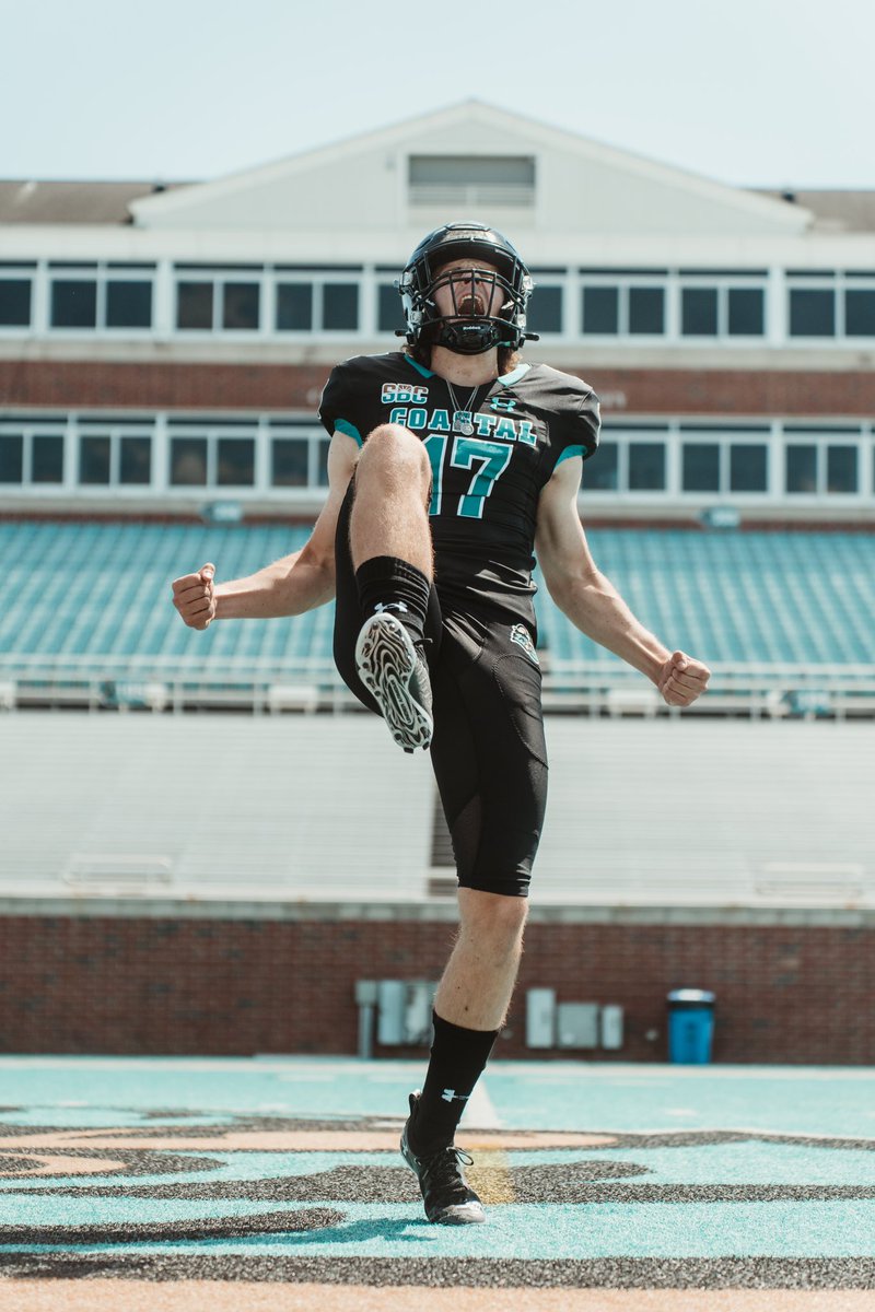 masontmchugh's tweet photo. Had a great visit at Coastal Carolina last Friday!! @willykorn @BrandonHuffman @Andrew_Ivins @MohrRecruiting @realtbannerman @CoachChadwell @CoachMattPearce @BallAtTheBeach @CoachKyleBrey @CoachChris_D @CoachGouldIMG @joelgclark @nexgenscouting https://t.co/8JLD9XNO7Y
