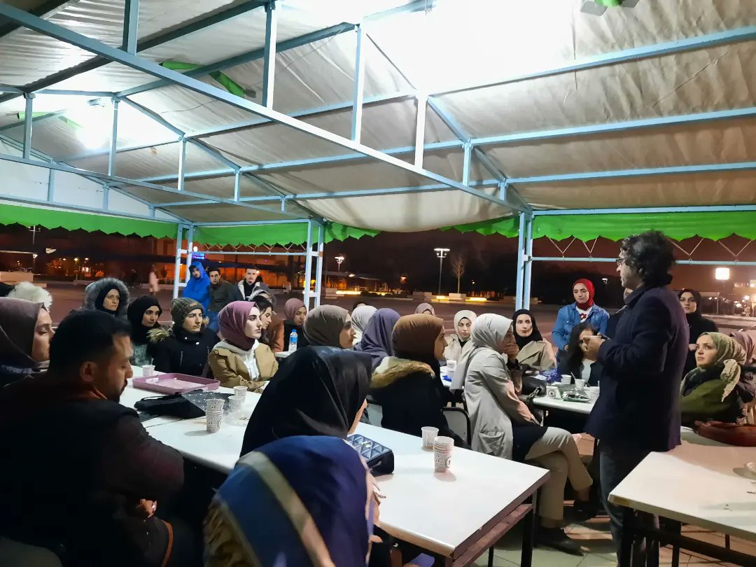dusmedtop1's tweet photo. Düşünce ve Medeniyet Topluluğu olarak Ramazan Sohbetleri adlı programımızı Dr.Öğr.Üyesi Ramazan Turgut ile gerçekleştirdik.Programımıza katılım gösteren Dr.Öğr.Üyesi Ramazan Turgut ve etkinliğe gelen üniversitesimizin öğrencilerine teşekkür ederiz.
@ebsvan2
#Van  #yyü #Ramazan https://t.co/QoC4l5aWwY