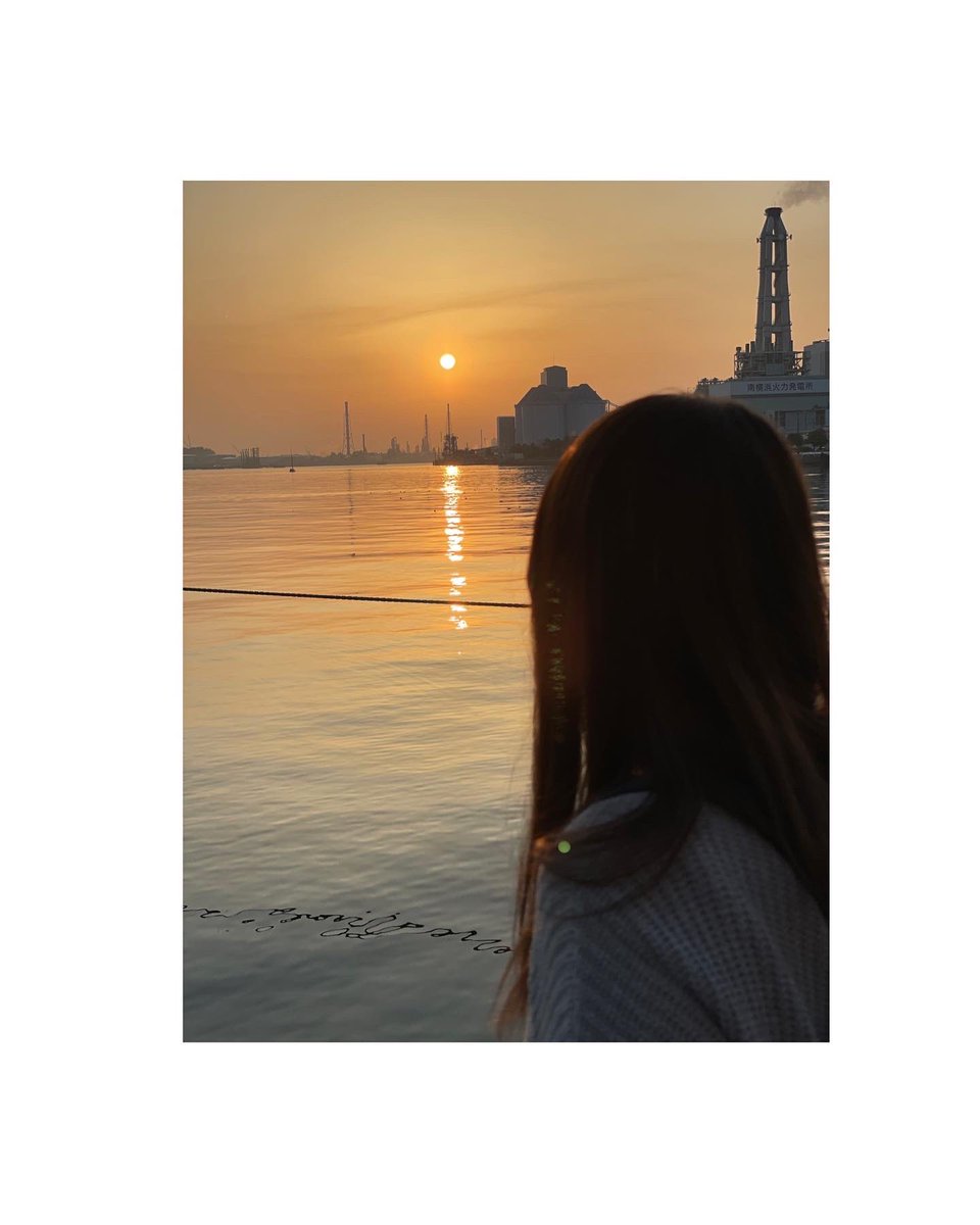 uuuyamamura's tweet photo. 朝陽見に行ってきたよ...♪*ﾟ
いつ見ても変わらず綺麗だなぁ。
#朝陽 #黄昏 #癒される
#綺麗だなぁ #黄昏たいけど 
#黄昏れるって��日？ https://t.co/rtmVxQcoEt