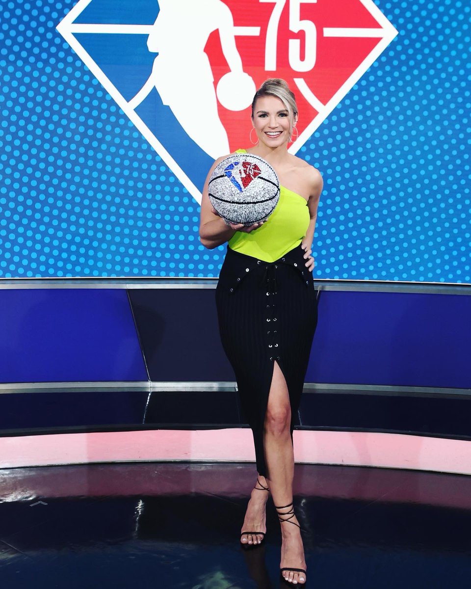 RealAClifton's tweet photo. Another 82 in the 📚. 

I never take a moment of opportunity to learn, grow &amp; accomplish more for granted - alongside one helluva crew (in front of &amp; behind the camera) @SpectrumSN ✊🏼✨#Nba75 

#LakerNation - appreciate the love &amp; your passion, always! 💛💜 #UntilTheFall https://t.co/9a5veLTLqy