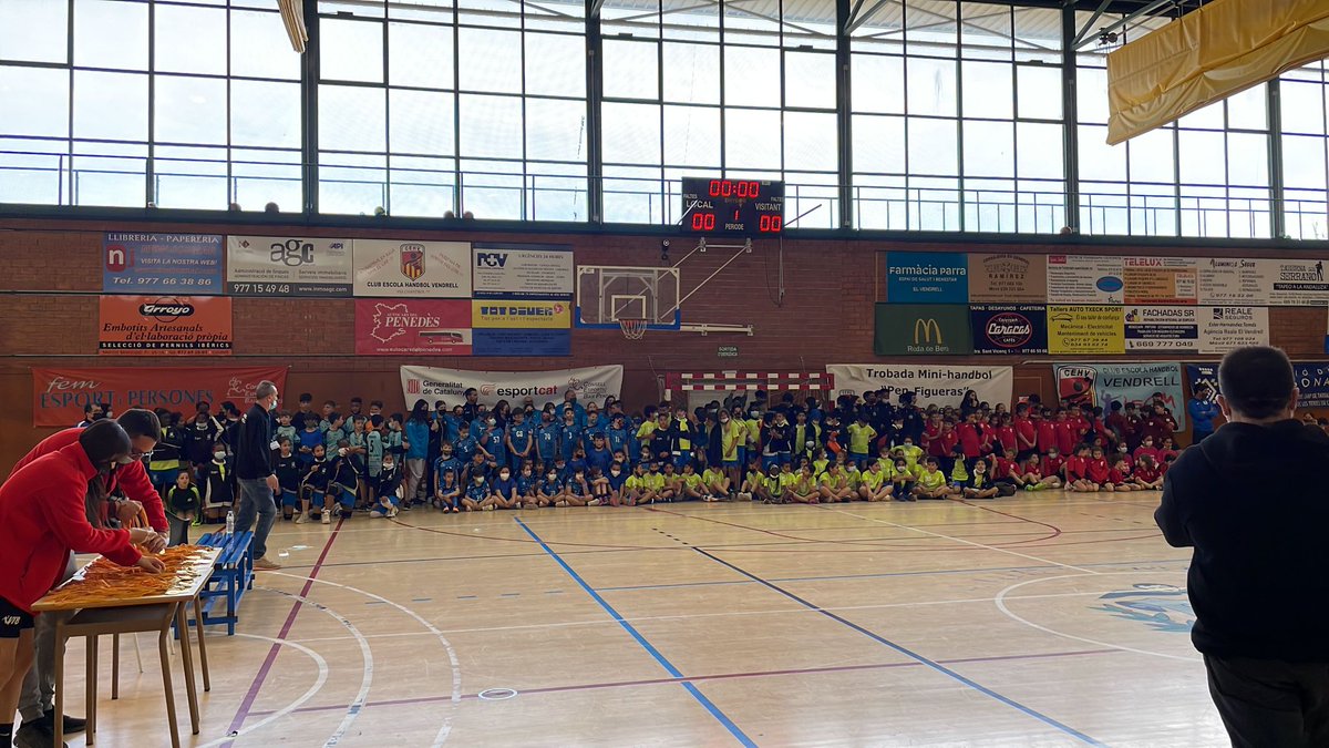 Esc.Handbol Vendrell tweet media