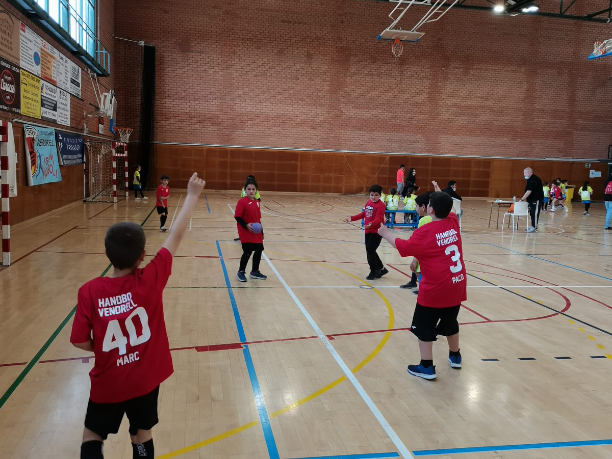 Esc.Handbol Vendrell tweet media