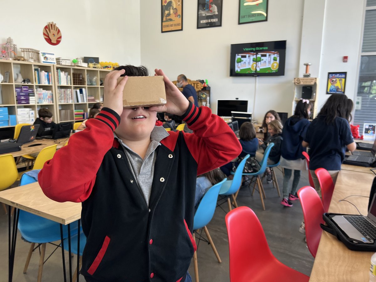 FabLabEP's tweet photo. Thank you @MissionValleyES of @YsletaISD for joining us for a full day of fun in virtual reality and 360 environments. We hope you use your new skills to create awesome #VR tours of your school. #FabLabEP #YsletaISD https://t.co/o6I8DGnpoy