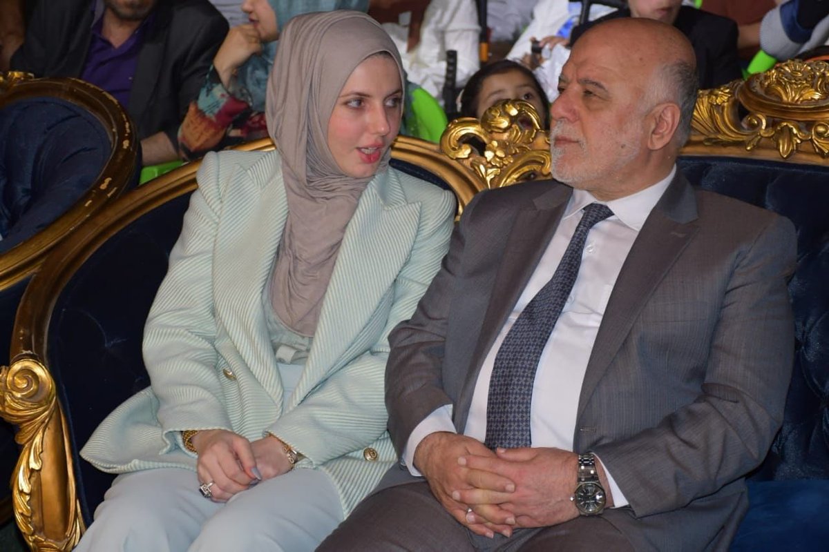 Sanaa5879213's tweet photo. .
اول ظهور لحيدر العبادي مع زوجته،، خلال افتتاح دار هشام الذهبي لرعاية #الأيتام..
*اصطحاب المسؤولين لزوجاتهم ظاهرة نادرا ما نراها في العراق.. 👇 https://t.co/5wCkemI9mC