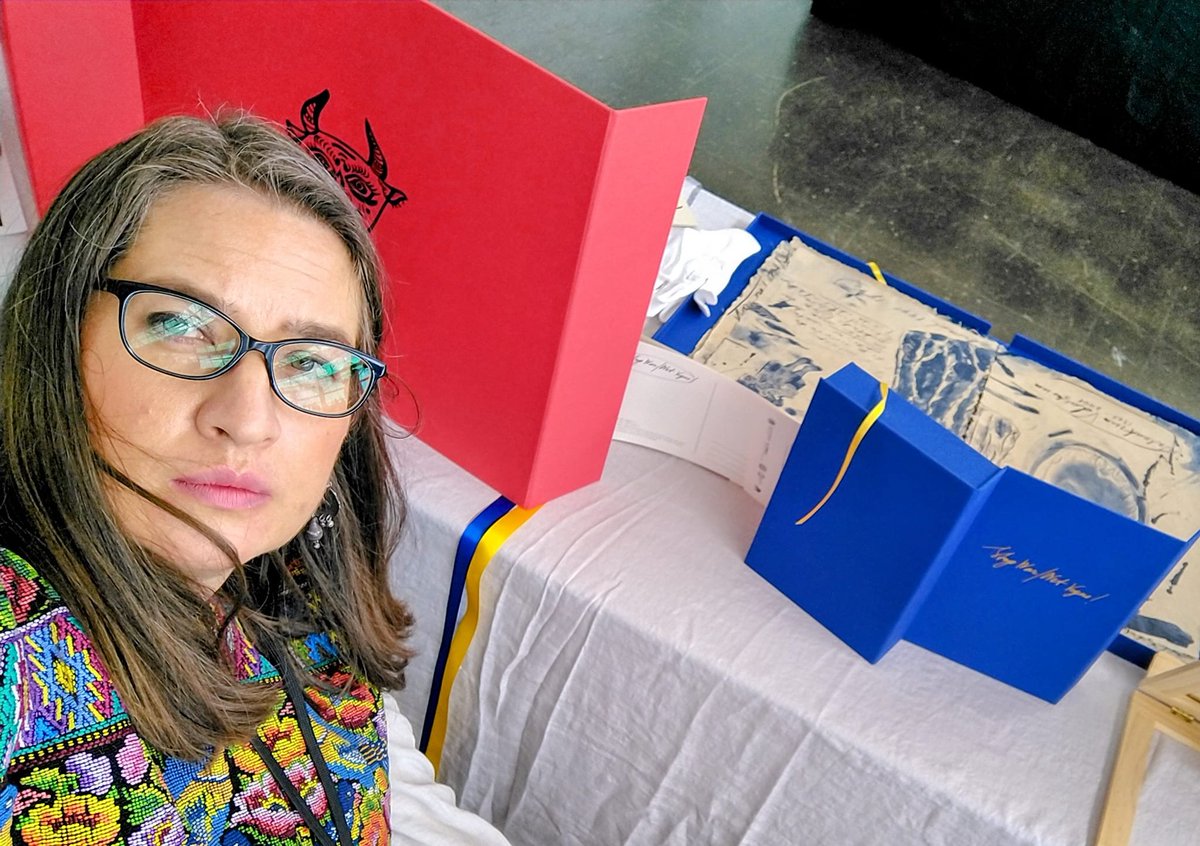 GriegoAdan's tweet photo. Ioulia Akhmadeeva (#4) documents Mexican artists at #CODEX2022: #1 Patricia Lagarde &amp; Bela Limenes, #2 Ximena Pérez Grobet, #3 Antonio Guerra Gonzalez. More https://t.co/zLB5D4wxlG, https://t.co/DgIVs2Llpq, &amp; https://t.co/P79jKIREl7. #ArtistBooks #LibrosDeArtista #CODEXBookFair https://t.co/DjkRek9aBd
