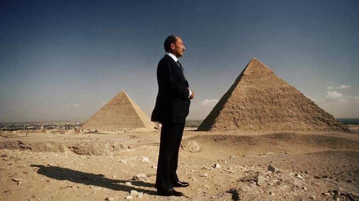 "إذا لم يجلس ياسر عرفات علي طاولة المفاوضات الآن فلن تعلن لهم دولة بعد وفاتي"

محمد أنور السادات 1978