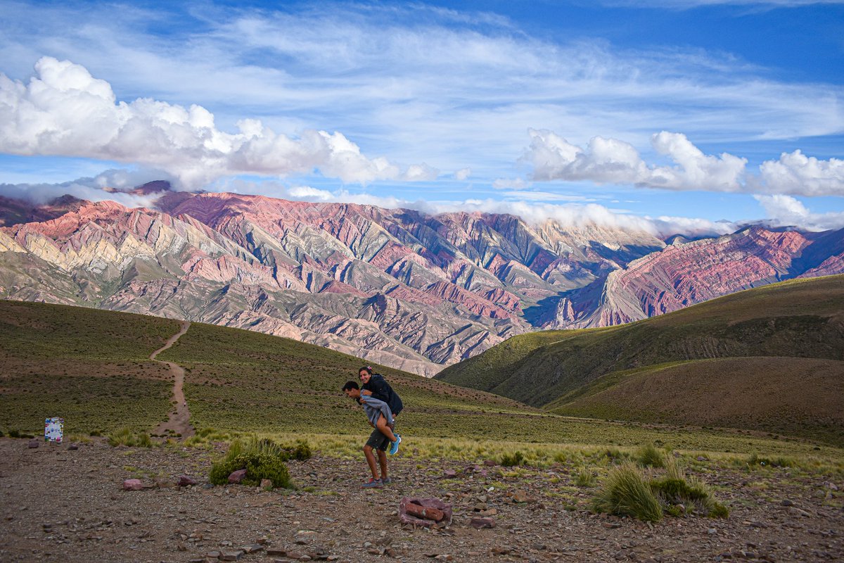 En Nuestro Recorrido por el #NorteArgentino Nos Encontramos con esta Inmensidad 😍"El Hornocal"🌵😍
Mira el video acá 👇
youtu.be/rSLEiLZ8PgU y enterate todos los detalles🥰
#jujuy #SemanaSanta #vacaciones