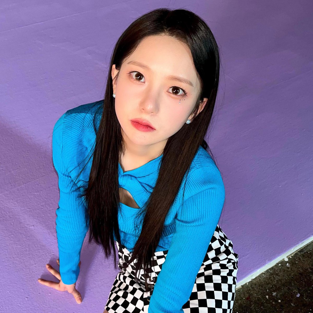 ArabChoiYujin's tweet photo. 220411|🐰🍓💬
تحديث يوجين عبر اليونيفرس:
أشتقت اليكم جميعاً❤️
-R https://t.co/1Xa9FykzTK