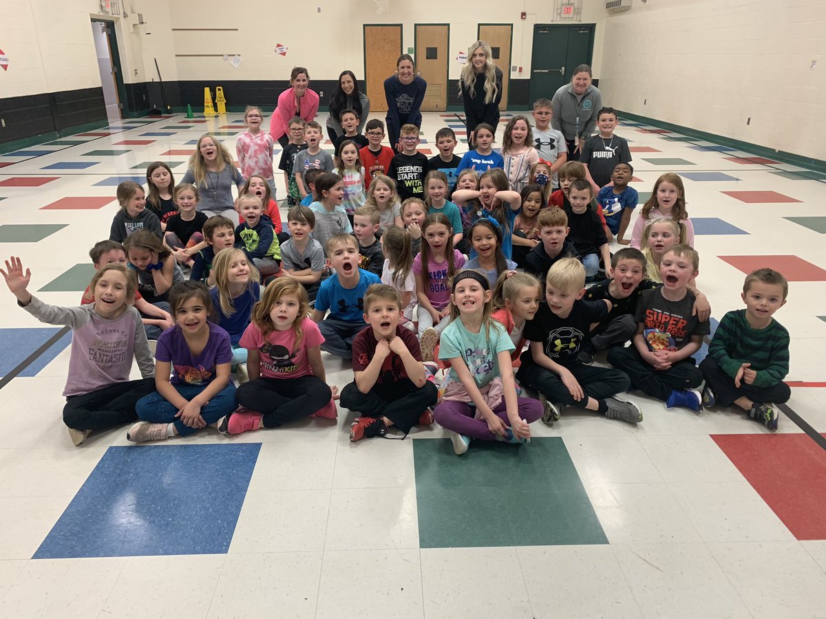 MrsZangaro's tweet photo. Week 3 of Greenock @KidsofSteelPGH &amp; sheesh are these kiddos working! 😅 Lots of smiles &amp; lots of sweat! So proud of these little athletes 🏃🏽 @GOMV_EF @MrsHoffmanpe https://t.co/ZGsEZf9Ltt
